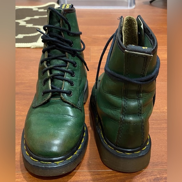SOLD Vintage Doc Martens 8 Eyelet Green Boots England Sz 6 - Picture 4 of 12